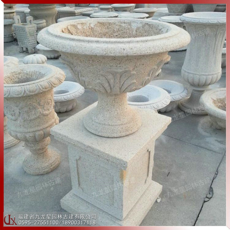 1614679097558209.jpg 石雕花缽圖片